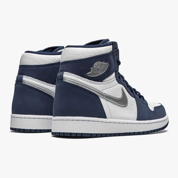 Nike Air Jordan 1 Retro High in Navy and White - Picture 1 of 3